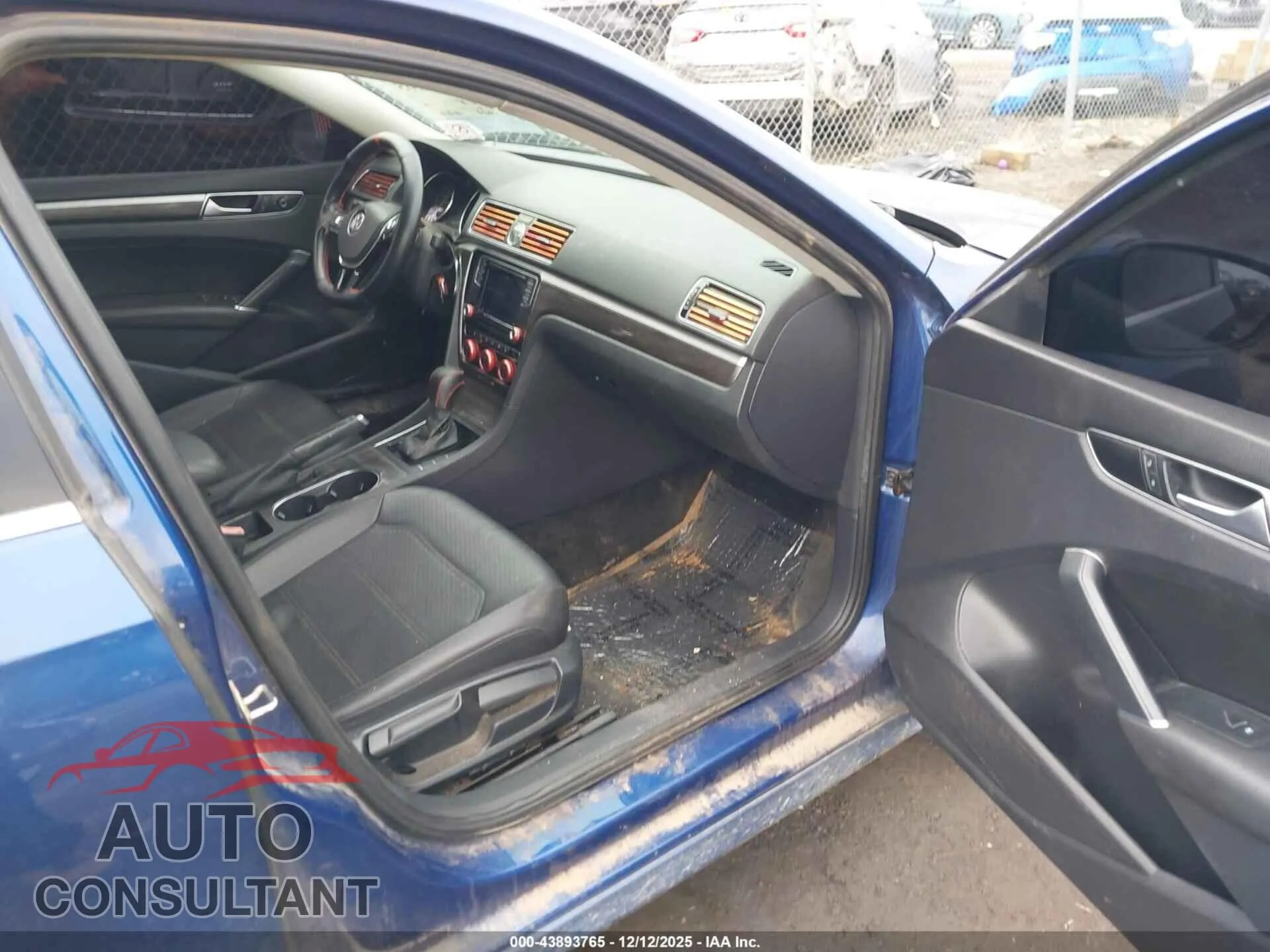 2016 VOLKSWAGEN PASSAT Damaged VIN 1VWBT7A37GC022682 – interior seats