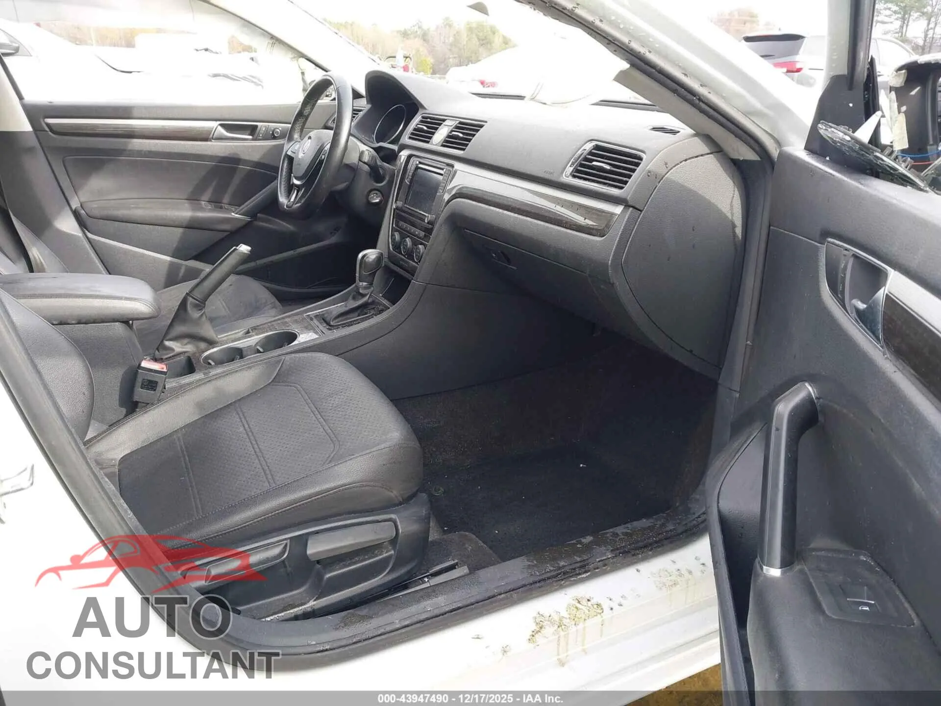 2016 VOLKSWAGEN PASSAT Damaged VIN 1VWBT7A38GC024232 – interior seats