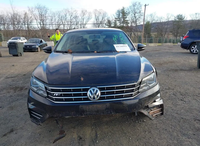2017 VOLKSWAGEN Passat