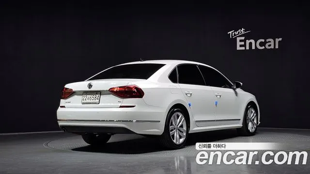 2018 Volkswagen The New Passat 2.0 TSI Sold VIN 1VWZZZA3ZJC039038 – trunk area
