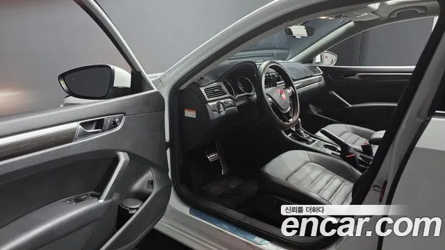 2018 Volkswagen The New Passat 2.0 Tsi Sold VIN 1VWZZZA3ZJC045043 – front exterior