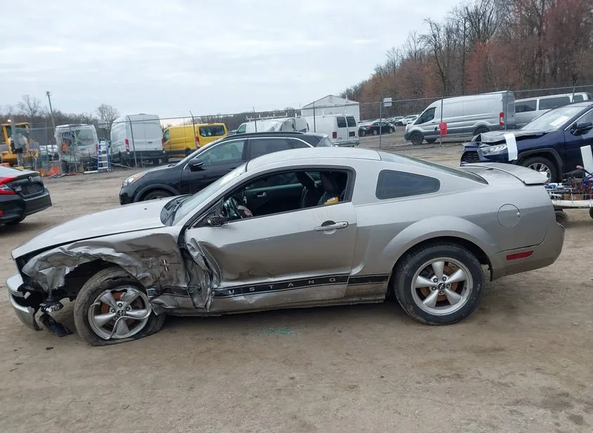 2008 FORD Mustang Used VIN 1ZVHT80N785102931 – dashboard