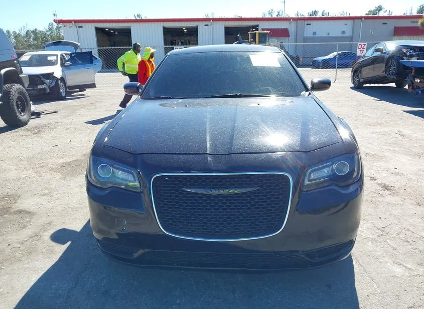 2023 CHRYSLER 300 Used VIN 2C3CCAAG4PH678816 – interior seats