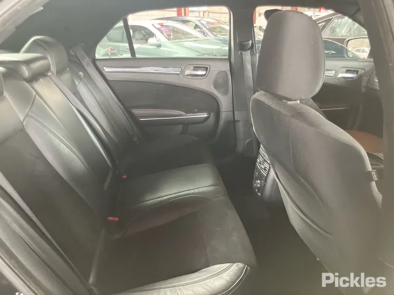 2014 Chrysler 300 Used VIN 2C3CCANJ9DH613347 – photo 21