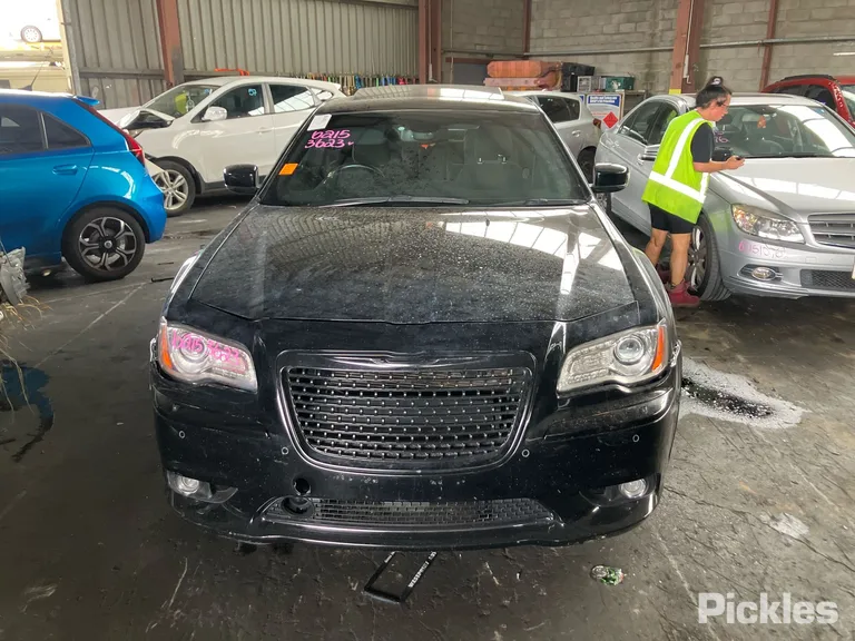 2014 Chrysler 300 Used VIN 2C3CCANJ9DH613347 – photo 30