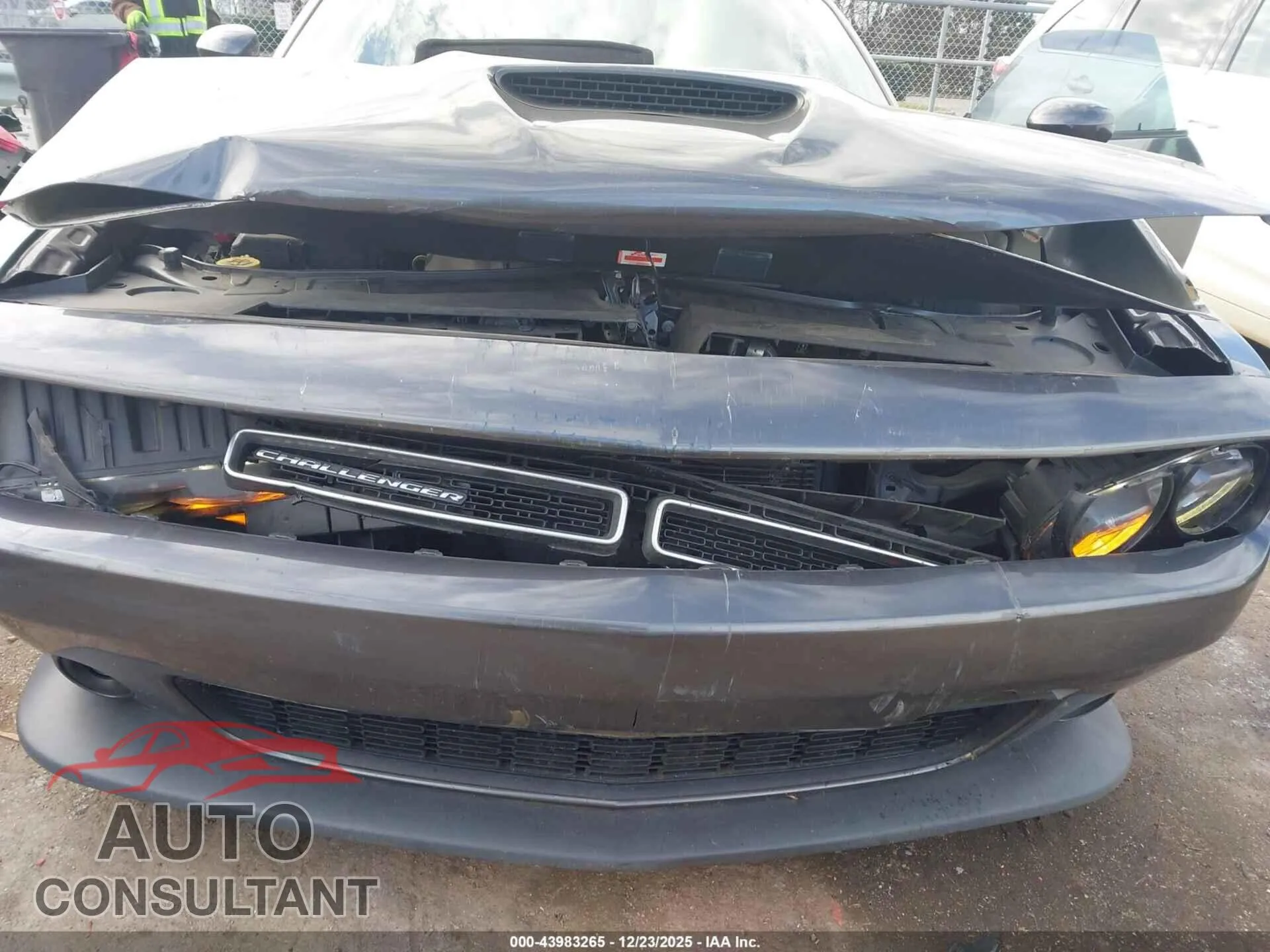 2019 DODGE CHALLENGER Damaged VIN 2C3CDZBT9KH578436 – engine bay