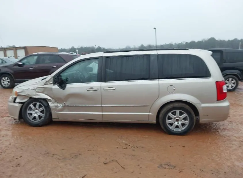 2012 CHRYSLER Town and Country Used VIN 2C4RC1BG0CR410497 – photo 11