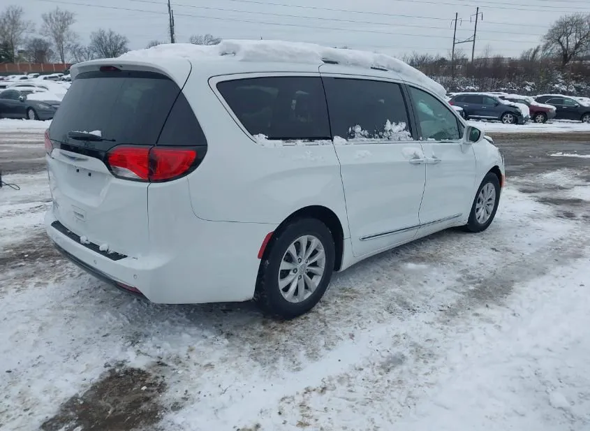2018 CHRYSLER Pacifica Used VIN 2C4RC1BG2JR233657 – exterior detail 2018 CHRYSLER Pacifica Used VIN 2C4RC1BG2JR233657 – exterior detail
