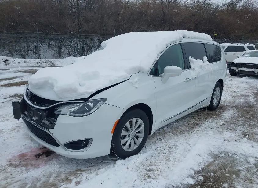 2018 CHRYSLER Pacifica Used VIN 2C4RC1BG2JR233657 – undercarriage 2018 CHRYSLER Pacifica Used VIN 2C4RC1BG2JR233657 – undercarriage