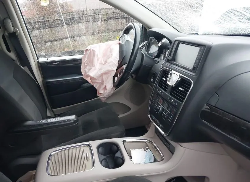 2015 CHRYSLER Town and Country Used VIN 2C4RC1BG8FR720207 – rear exterior