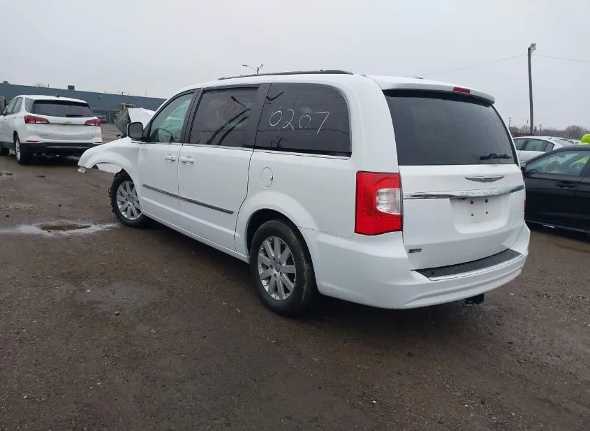 2015 CHRYSLER Town and Country Used VIN 2C4RC1BG8FR720207 – photo 15