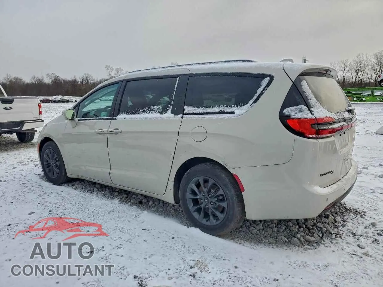 2021 CHRYSLER PACIFICA Damaged VIN 2C4RC1FG5MR540190 – rear exterior 2021 CHRYSLER PACIFICA Damaged VIN 2C4RC1FG5MR540190 – rear exterior