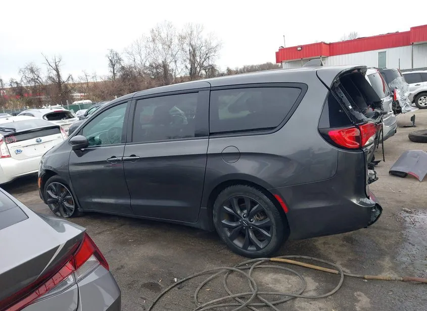 2018 CHRYSLER PACIFICA Used VIN 2C4RC1FG8JR351254 – rear exterior 2018 CHRYSLER PACIFICA Used VIN 2C4RC1FG8JR351254 – rear exterior