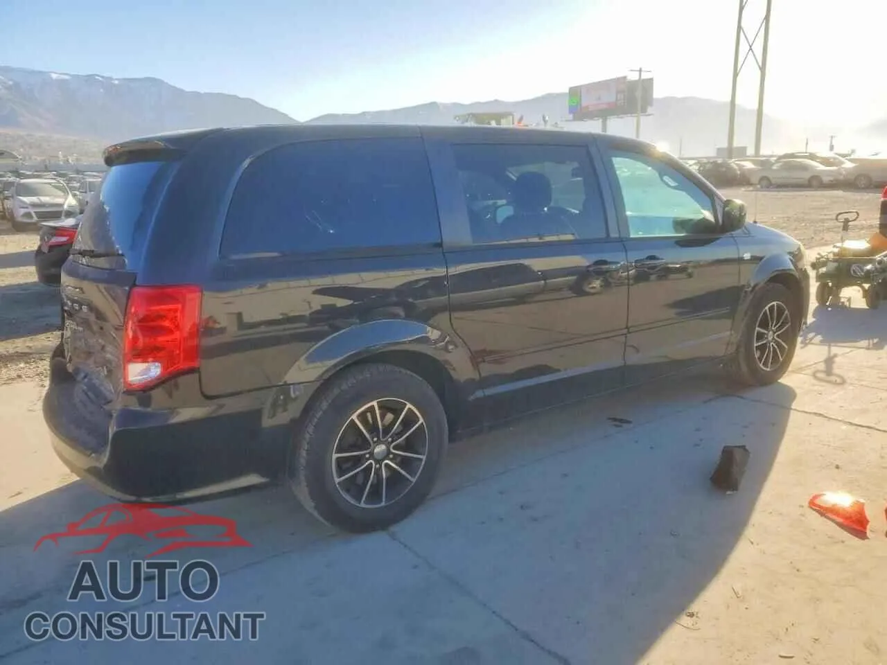 2014 DODGE CARAVAN Damaged VIN 2C4RDGBG5ER340790 – side profile