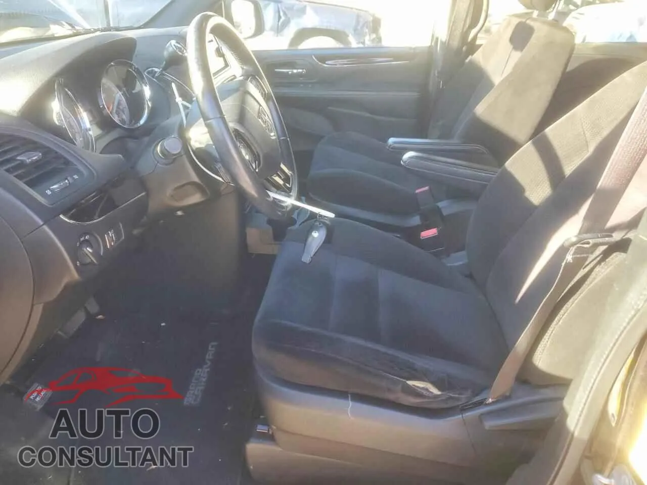 2014 DODGE CARAVAN Damaged VIN 2C4RDGBG5ER340790 – exterior detail