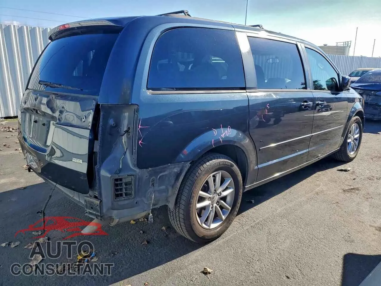 2013 DODGE CARAVAN Damaged VIN 2C4RDGCG3DR712415 – side profile