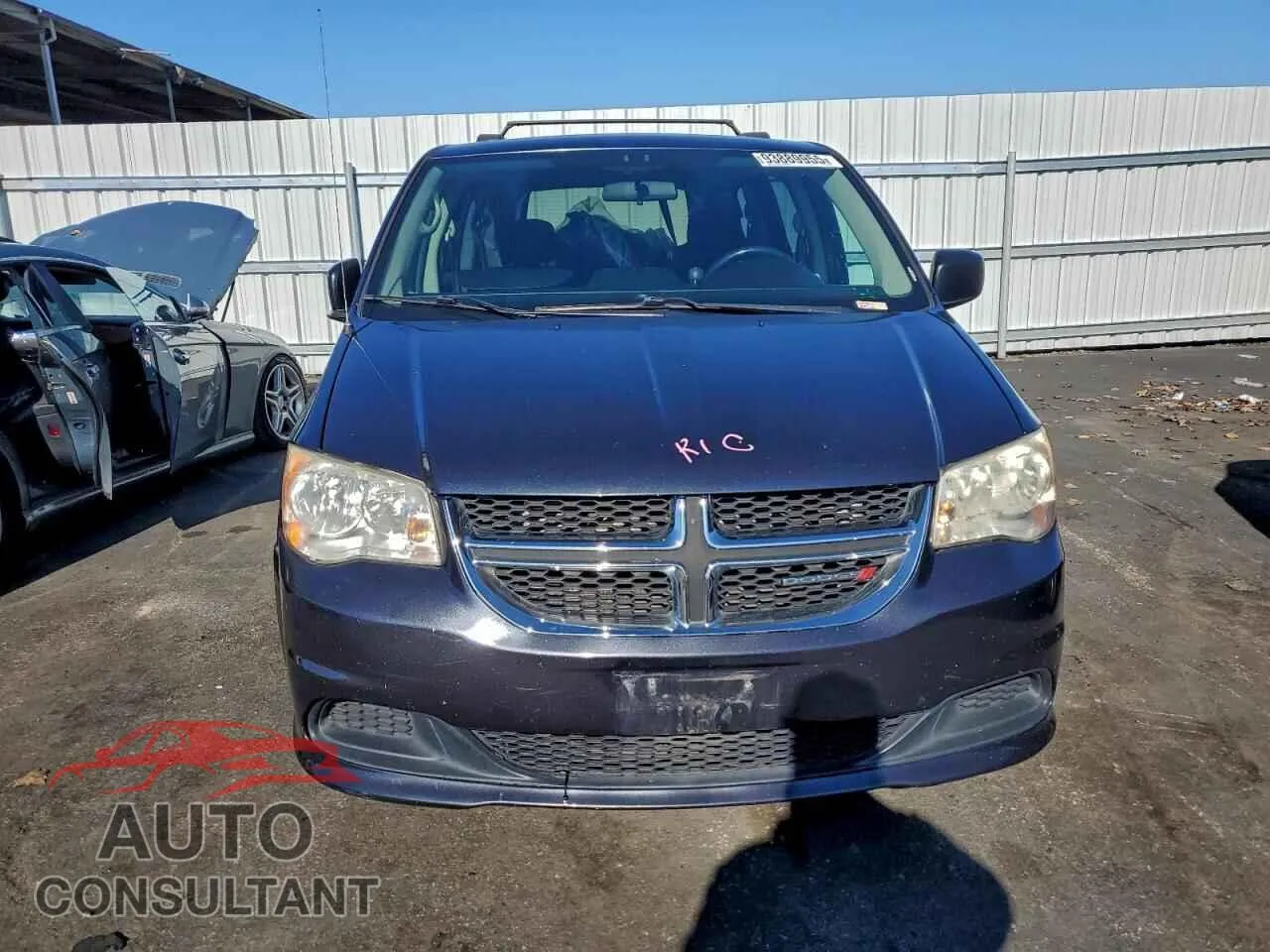 2013 DODGE CARAVAN Damaged VIN 2C4RDGCG3DR712415 – interior seats