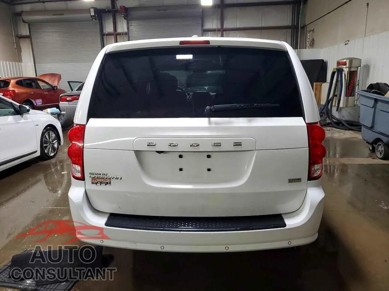 2019 DODGE CARAVAN Damaged VIN 2C4RDGCG6KR723468 – engine bay