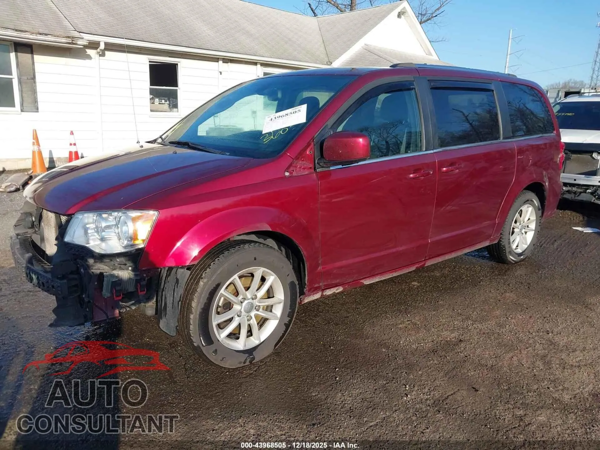2019 DODGE GRAND CARAVAN Damaged VIN 2C4RDGCG8KR611903 – rear exterior