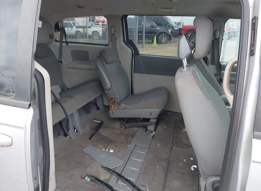 2010 DODGE Grand Caravan Used VIN 2D4RN3D14AR427060 – engine bay 2010 DODGE Grand Caravan Used VIN 2D4RN3D14AR427060 – engine bay