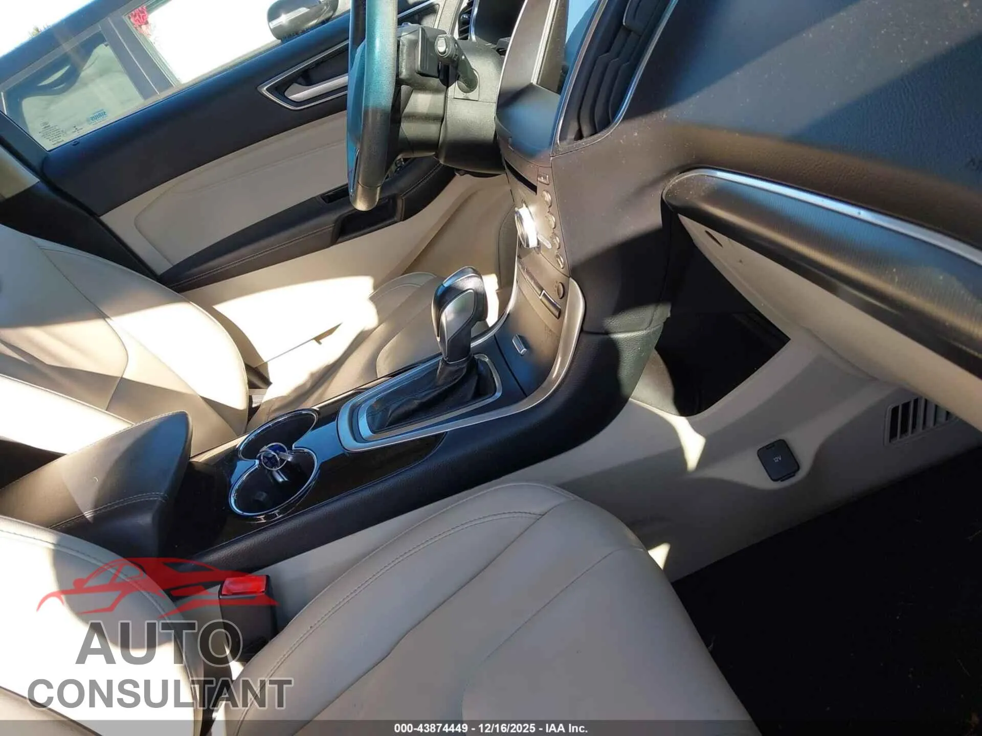 2018 FORD EDGE Damaged VIN 2FMPK3K84JBB87137 – interior seats