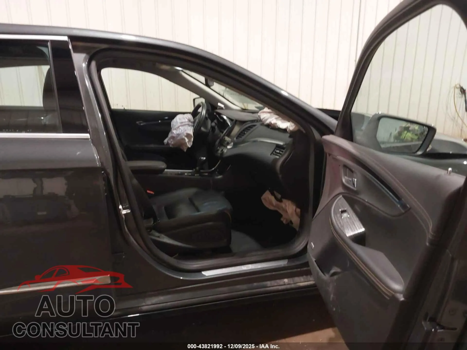 2018 CHEVROLET IMPALA Damaged VIN 2G1125S39J9121032 – interior seats