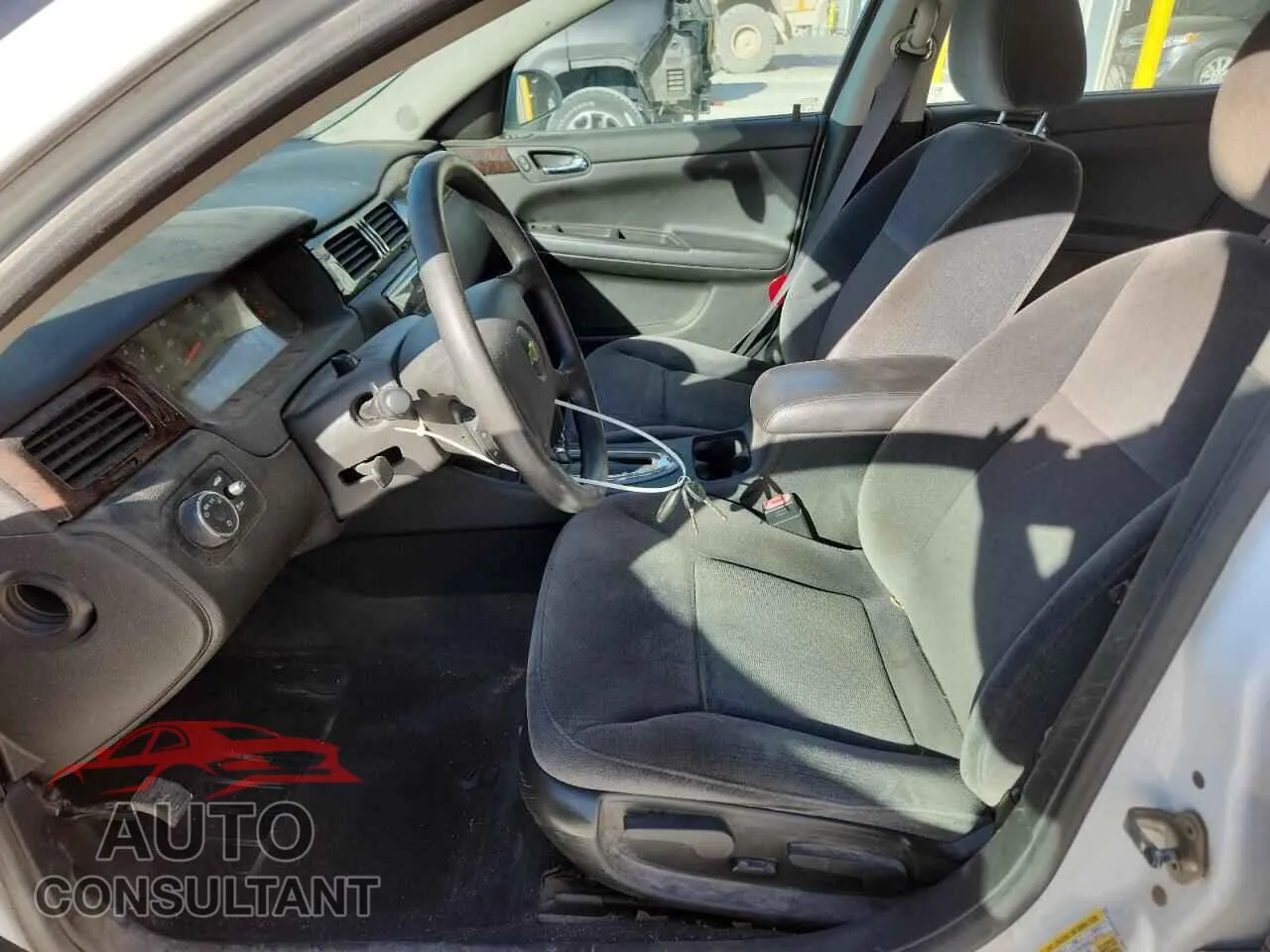 2014 CHEVROLET IMPALA Damaged VIN 2G1WA5E36E1185702 – exterior detail