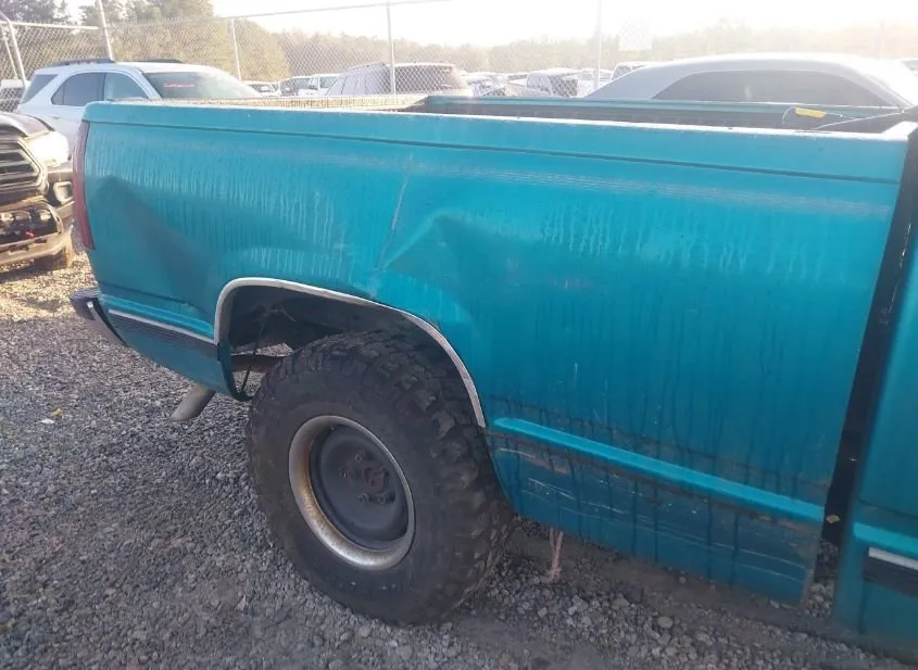 1995 CHEVROLET GMT-400 Used VIN 2GCEC19K5S1295515 – side profile 1995 CHEVROLET GMT-400 Used VIN 2GCEC19K5S1295515 – side profile