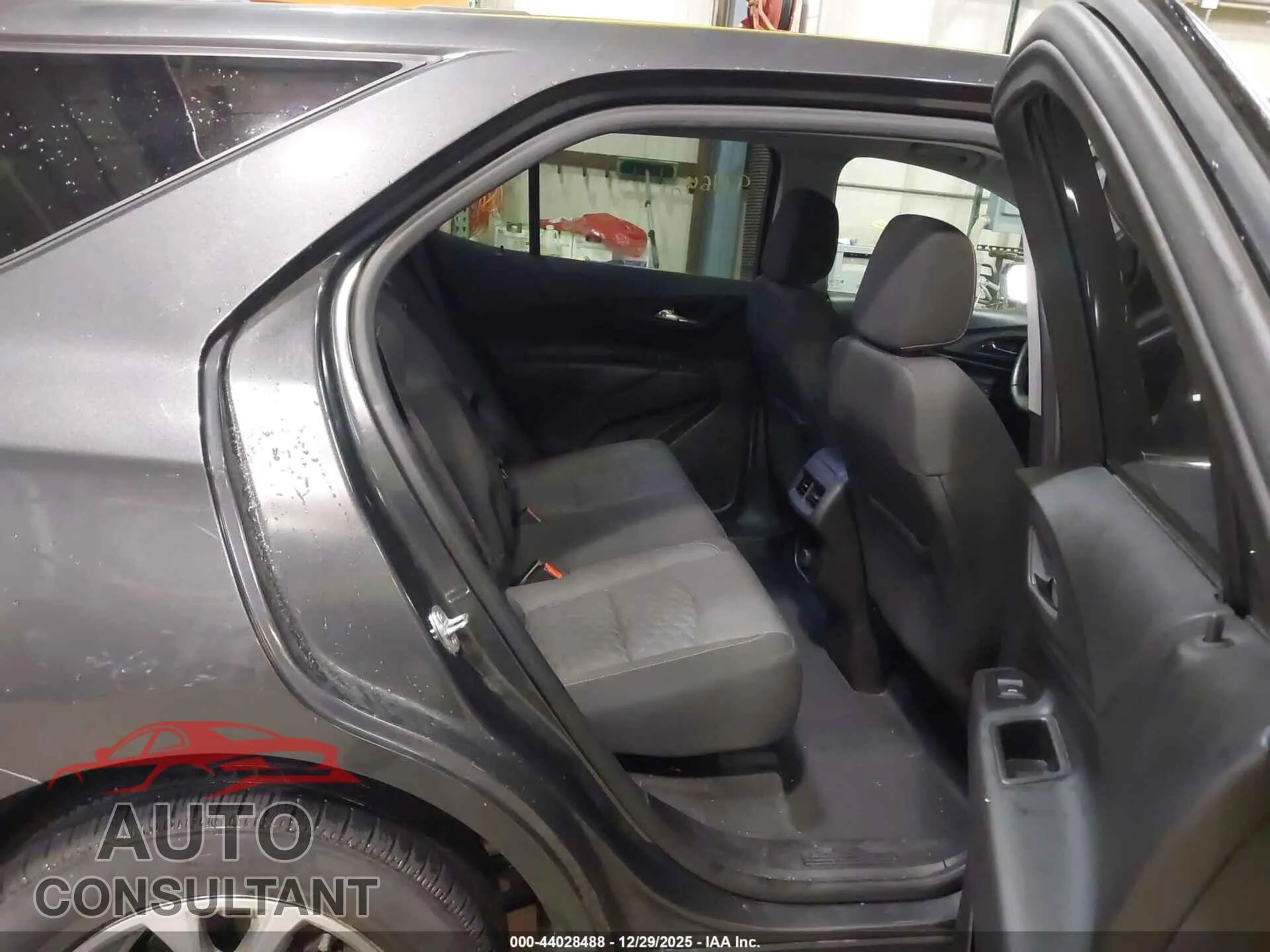 2018 CHEVROLET EQUINOX Damaged VIN 2GNAXJEV8J6108618 – undercarriage