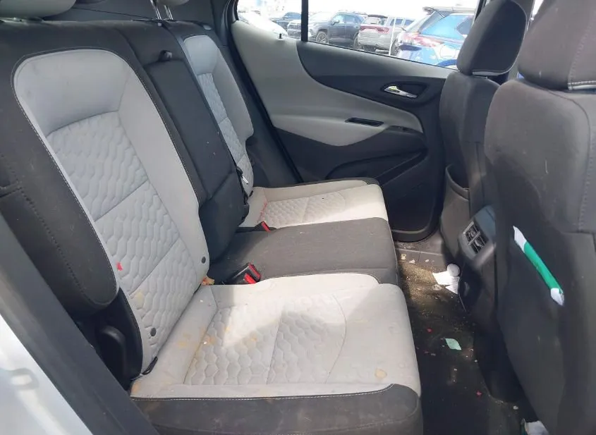 2018 CHEVROLET EQUINOX Used VIN 2GNAXREV2J6152855 – photo 11