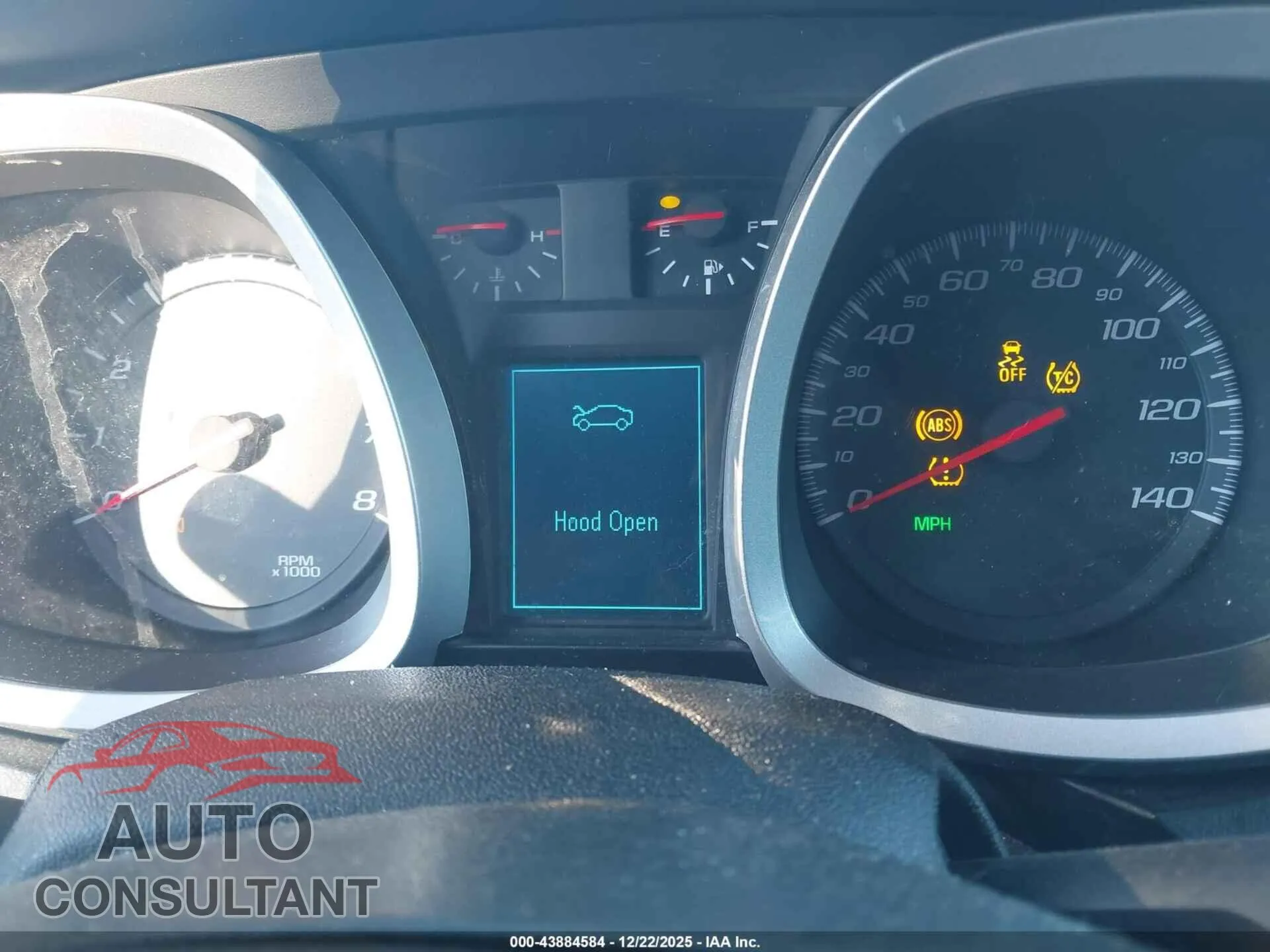 2014 CHEVROLET EQUINOX Damaged VIN 2GNFLHE33E6378631 – exterior detail