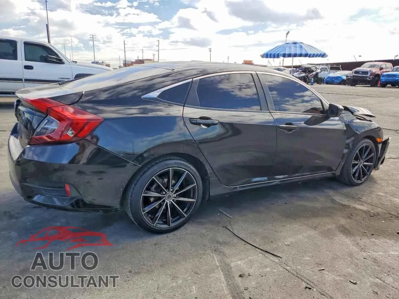 2017 HONDA CIVIC Damaged VIN 2HGFC2F51HH558027 – side profile