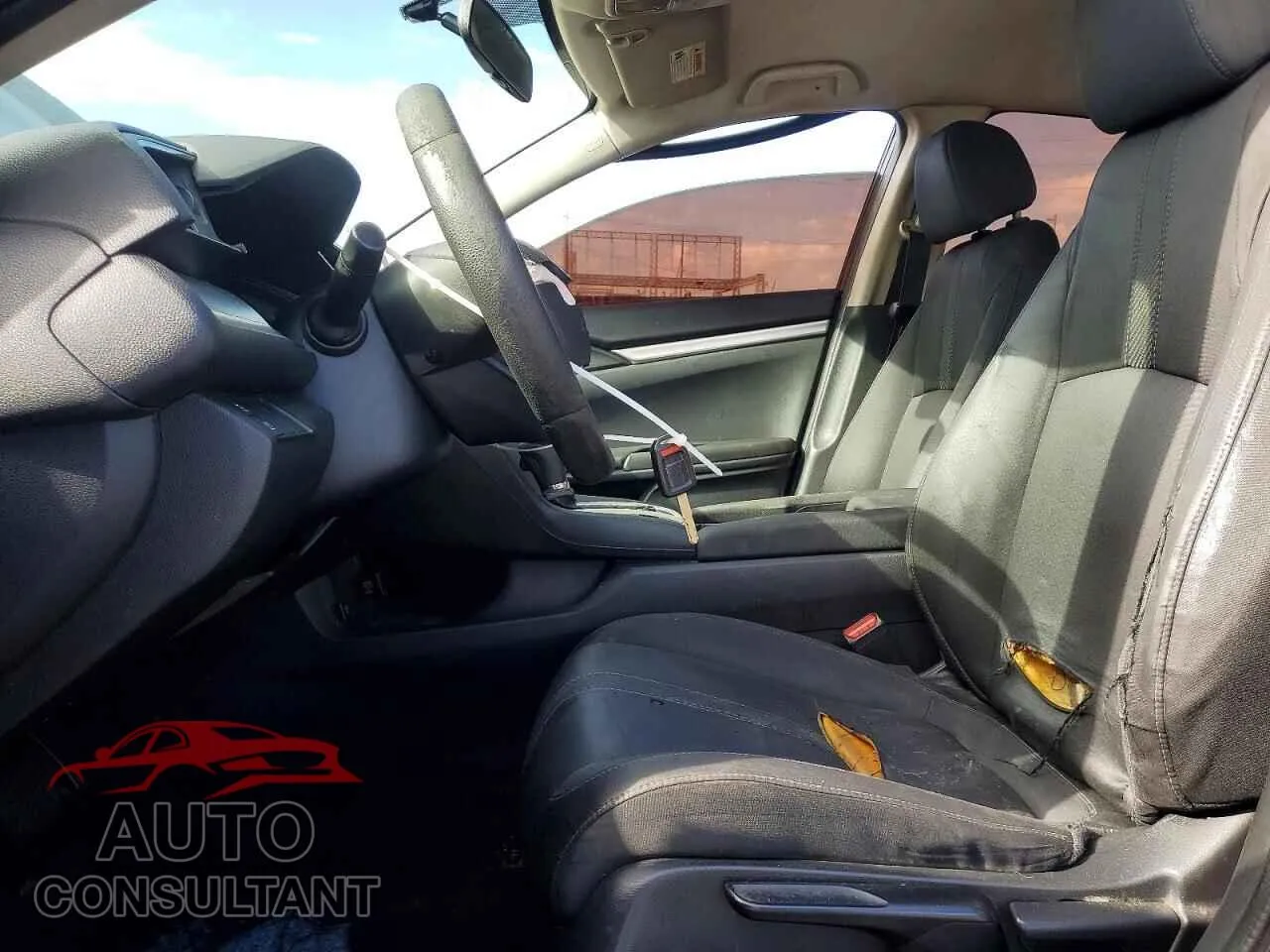 2017 HONDA CIVIC Damaged VIN 2HGFC2F51HH558027 – exterior detail