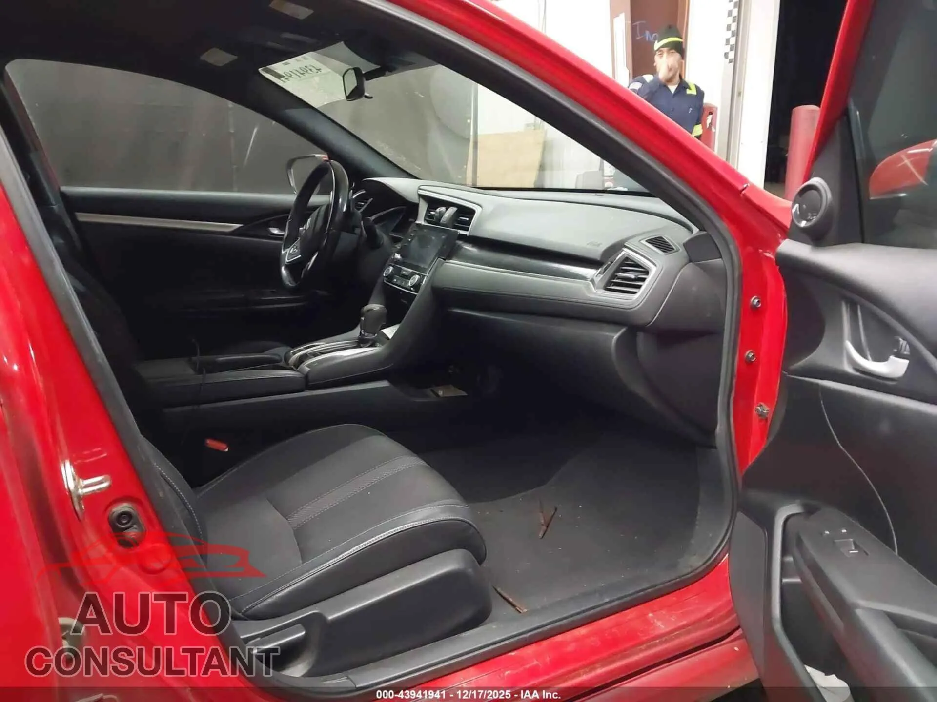 2019 HONDA CIVIC Damaged VIN 2HGFC2F82KH535986 – interior seats
