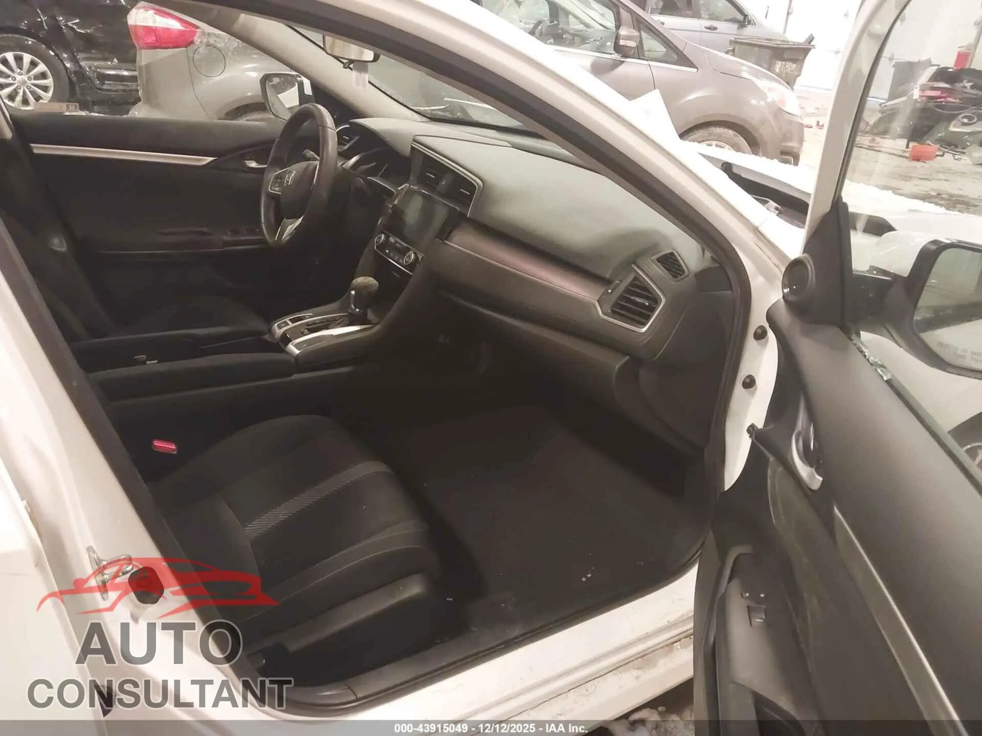 2018 HONDA CIVIC Damaged VIN 2HGFC2F83JH553816 – interior seats