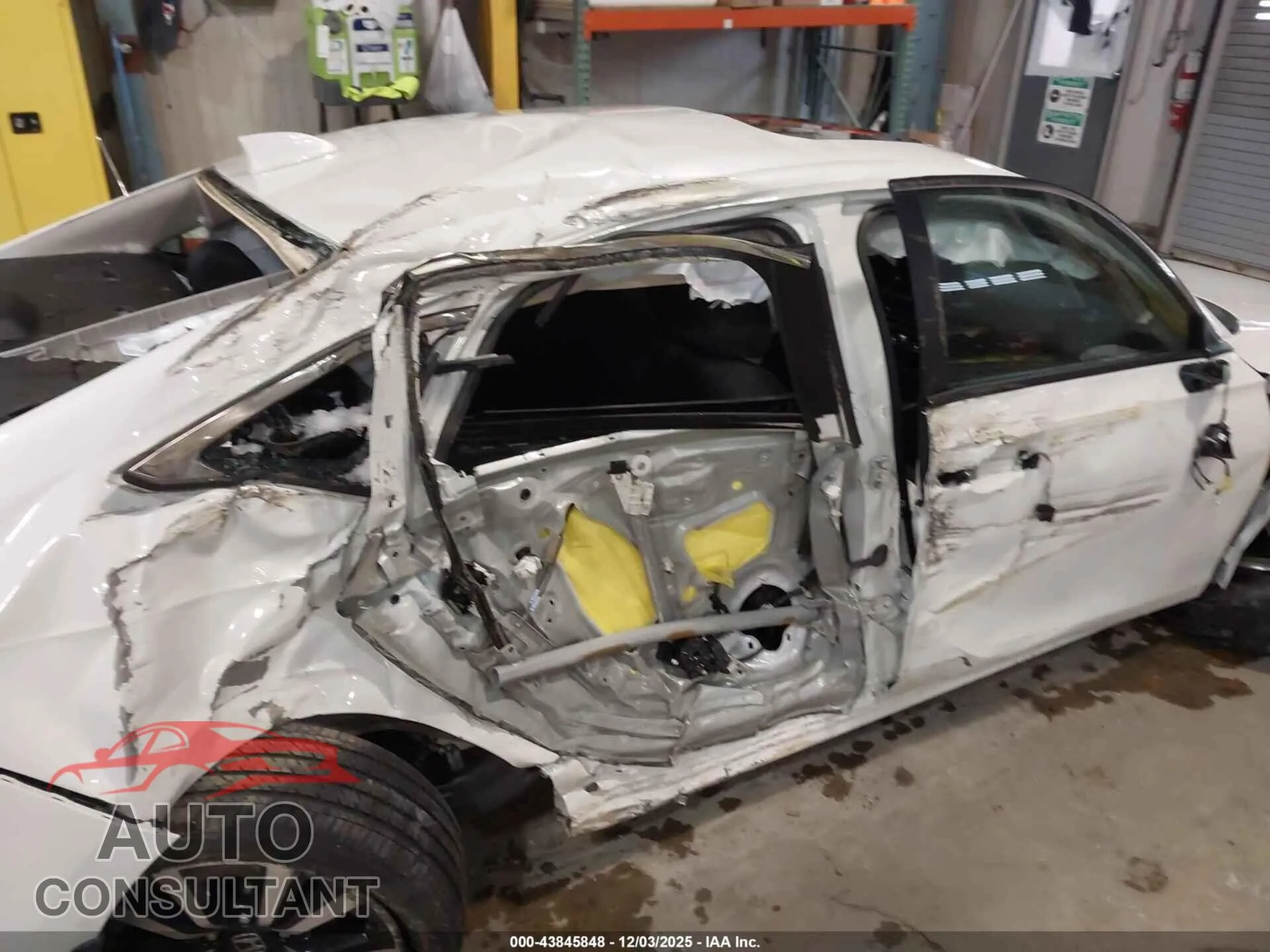 2023 HONDA CIVIC Damaged VIN 2HGFE1F72PH325228 – engine bay