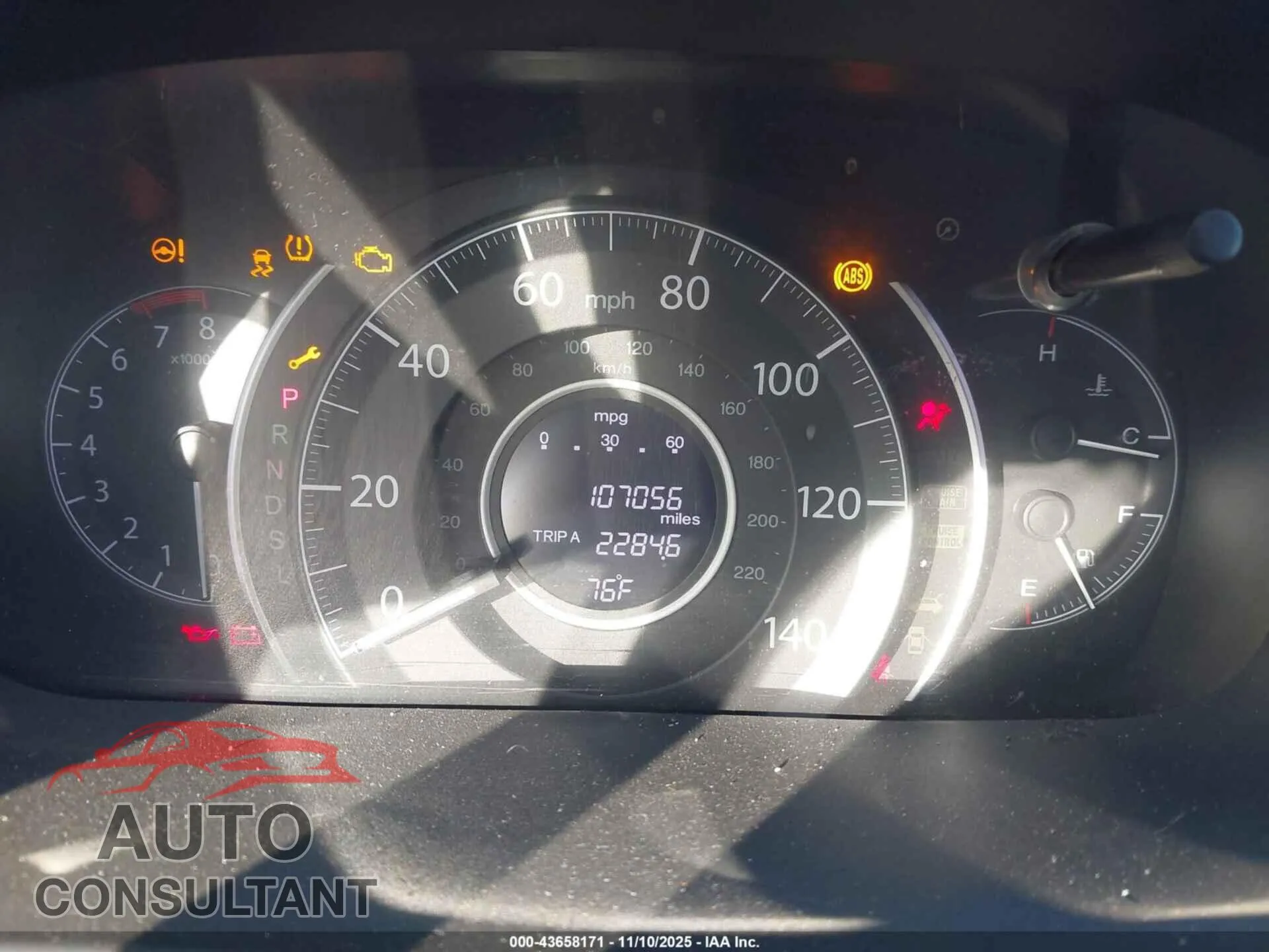 2015 HONDA CR-V Damaged VIN 2HKRM3H31FH504502 – exterior detail