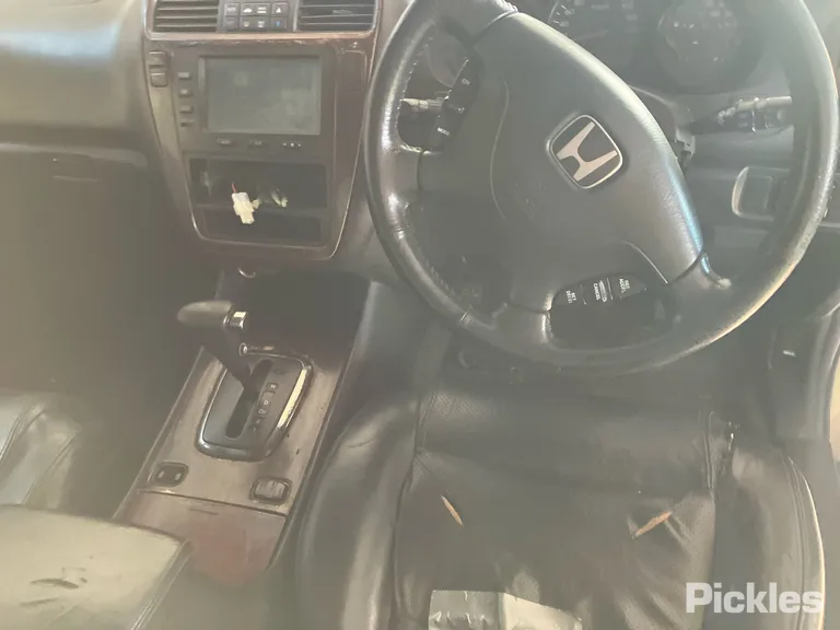 2004 Honda MDX Used VIN 2HKYD18603H301168 – dashboard