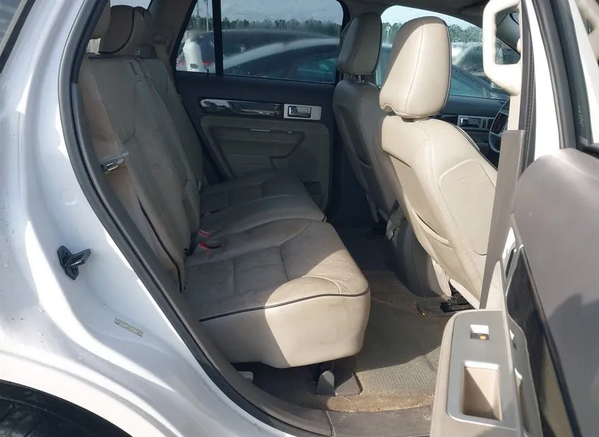2010 LINCOLN MKX Used VIN 2LMDJ6JC5ABJ30818 – trunk area