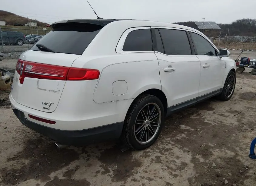 2010 LINCOLN MKT Used VIN 2LMHJ5AT1ABJ03580 – undercarriage