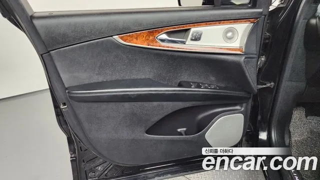 2019 Lincoln Nautilus 1st Gen 2.7 Reserve AWD Sold VIN 2LMPJ8LP1KBL37099 – interior seats