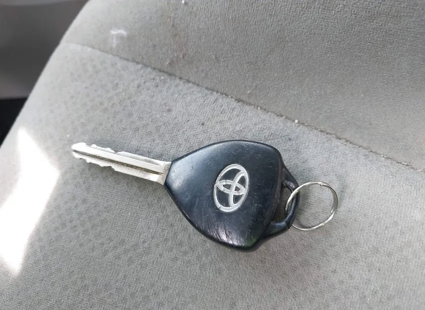 2013 TOYOTA Corolla Used VIN 2T1BU4EE6DC011587 – engine bay 2013 TOYOTA Corolla Used VIN 2T1BU4EE6DC011587 – engine bay