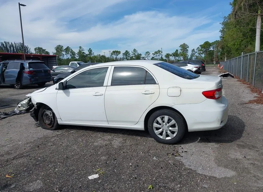2013 TOYOTA Corolla Used VIN 2T1BU4EE6DC011587 – trunk area 2013 TOYOTA Corolla Used VIN 2T1BU4EE6DC011587 – trunk area