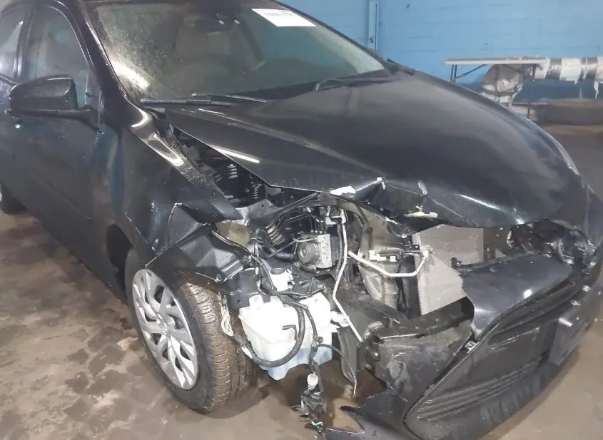 2018 TOYOTA Corolla Used VIN 2T1BURHE0JC059204 – photo 13