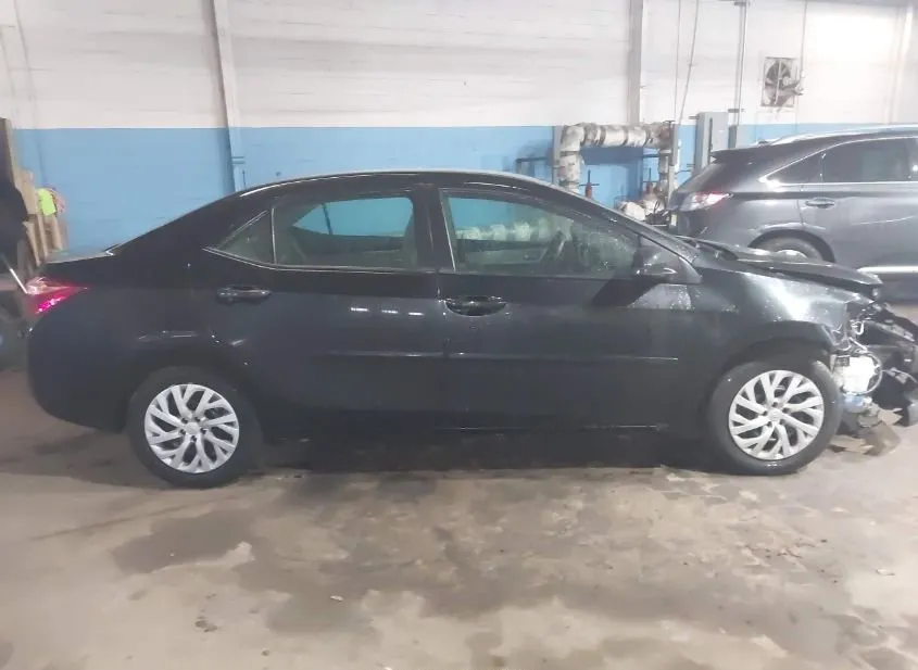 2018 TOYOTA Corolla Used VIN 2T1BURHE0JC059204 – photo 17