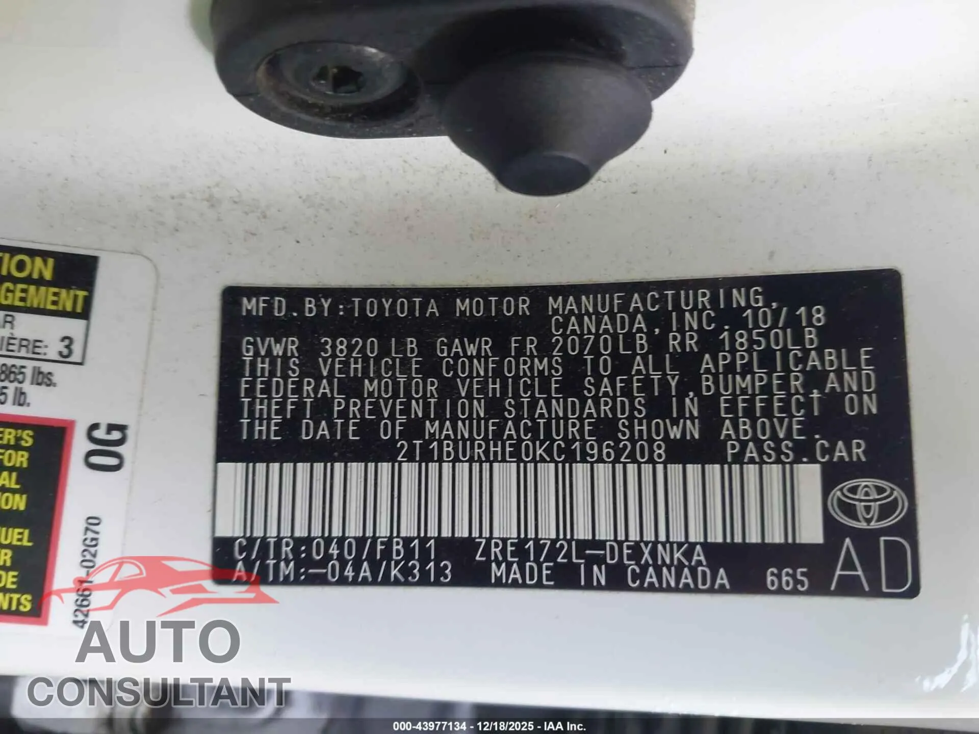 2019 TOYOTA COROLLA Damaged VIN 2T1BURHE0KC196208 – trunk area