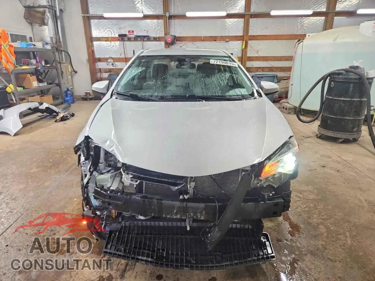 2018 TOYOTA COROLLA Damaged VIN 2T1BURHE6JC078713 – interior seats