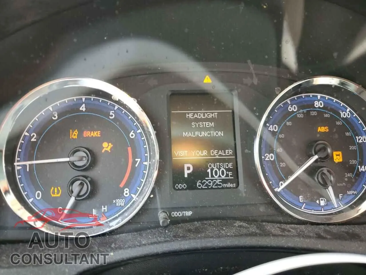 2018 TOYOTA COROLLA Damaged VIN 2T1BURHE9JC065034 – trunk area