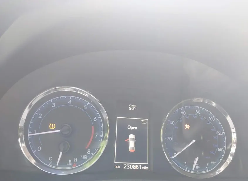 2019 Toyota Corolla Used VIN 2T1BURHEXKC207988 – front exterior