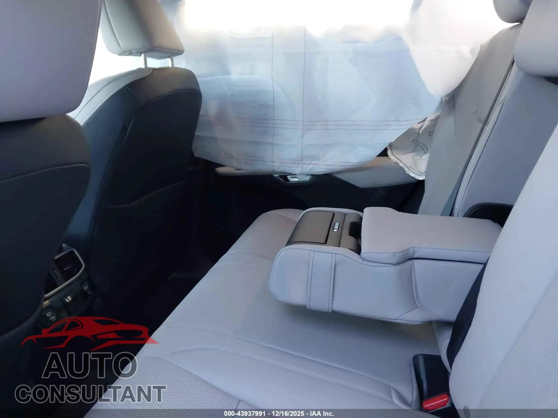 2023 LEXUS RX 350 Damaged VIN 2T2BAMBA5PC016077 – undercarriage